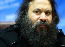 کارگردانِ انقلابی تئاتر: بعد از امیرالمومنین، حضرت آقا مظلوم‌ترین علی روی زمین است