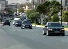 حتی مردم عادی هم قبل از سفر بنزین می‌زنند؛ چطور خودروهای اسکورت رئیس جمهور بنزین نداشتند!