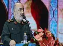 فرمانده سپاه:می‌خواهند سیمای معصوم دختران ما را مانند غربی‌ها کنند/ همه جهان مشکل دارند اما ما خدا را داریم