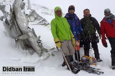 گفت و گو  با نخستین امدادگرانی که شب را در کنار لاشه هواپیما سپری کردند/ بهمن بخش زیادی از هواپیما را مدفون کرده است