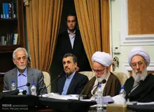 روزنامه جوان: سران 3قوه در اعتراض به حضوراحمدی نژاد در مجمع تشخیص مصلحت،به جلسات آن نمی روند
