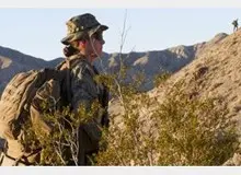 یک زن موفق در گذراندن دوره فرماندهی تفنگداران دریایی آمریکا شد 