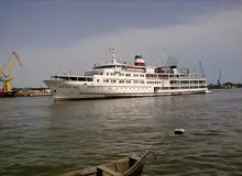 سرهنگ احسانی: ۵ شناور ترال توفیف و ۱۷ نفر متهم در جاسک دستگیر شدند