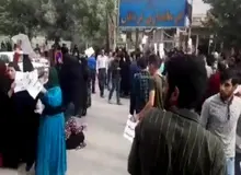 آخرین وضعیت لردگان/ تیراندازی هوایی و پرتاب گاز اشک آور ، تخریب خانه بهداشت در روستا و تجمع مقابل فرمانداری/   فیلم 