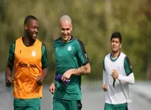 مدافع استقلال در آستانه محرومیت