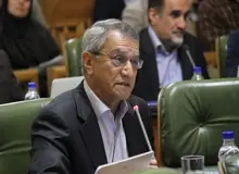 انتقاد حقانی از قراردادهای دقیقه نودی شهرداری/ واگذاری غیرقانونی یکی از طبقات برج میلاد
