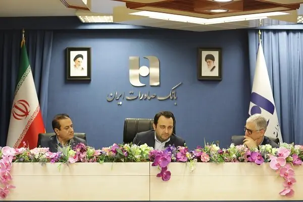 بانک صادرات همه ظرفیت‌های خود را برای ثبات اقتصاد به کار گرفته است