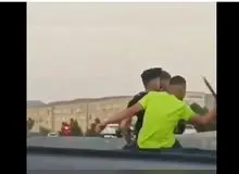 ببینید | قمه‌کشی چند جوان با هدف ایجاد وحشت برای مردم در خیابان‌های تبریز+فیلم 