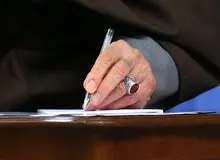 متن پاسخ مقام معظم رهبری به درخواست مجوز رئیس‌جمهوری برای برداشت از صندوق توسعه ملی