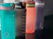 هشدار پزشکان: قمقمه‌های آب از صندلی‌های توالت کثیف ترند