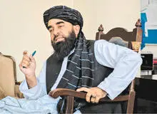 ادعای جالب سخنگوی طالبان در گفت وگو با یک روزنامه چاپ تهران/ مجاهد: این آمریکایی ها بودند که مردم غیرنظامی را می کُشتند