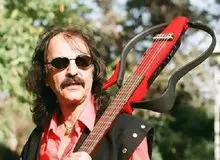 کورش یغمایی چون در ایران مجوز نگرفت، آلبومش را در آمریکا منتشر می‌کند