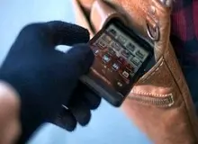 جزییات بازداشت موبایل قاپ حرفه ای در مرکز تهران/ ۵۸ شاکی تا امروز!