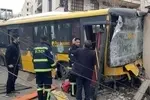 برخورد یک اتوبوس با مانع در بزرگراه ستاری/ ۲ نفر مصدوم شدند
