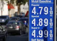 افزایش ۲۳ درصدی قیمت بنزین در آمریکا در پی جنگ با ایران