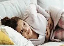 آیا این علائم سندرم پیش‌قاعدگی است یا عفونت واژینال؟ تفاوت آن‌ها را بشناسید