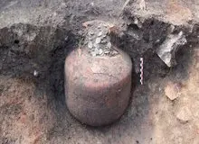 کشف قلک‌های ۱۸۰۰ساله مملو از سکه