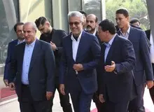 تخلفات ورزشی کارخانه فولاد مبارکه / از حقوق ۹۲ میلیون تومانی ساکت در ماه با وجود بازنشستگی تا اعاده به خدمت غیرقانونی تاج و دریافتی ۹۵۰ میلیون تومانی بدون کار و حضور!