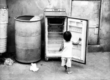 پرده دیگری از افزایش فقر در جامعه؛ معاوضه وسایل منزل با مرغ و گوشت و برنج+ عکس 