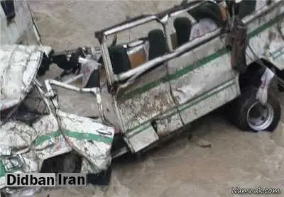 واژگون شدن خودروی حامل زائران ایرانی در عراق/ ۱۸ نفر کشته و زخمی شدند