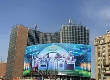 حاشیه‌سازی دوباره بیلبورد میدان ولیعصر؛ زنان بازهم حذف شدند