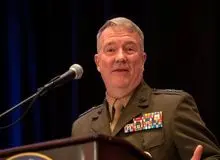 گزارش آتلانتیک از مرد پشت پرده سیاست های آمریکا در قبال ایران/  با این ژنرال آمریکایی که ترامپ را تشویق کرد تا به ایران حمله کند آشنا شوید