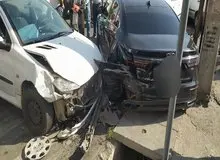 برخورد کامیون با ۱۵ خودروی سواری در غرب تهران