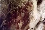 کشف نقاشی ۶۷,۸۰۰ ساله دست انسان در غار اندونزی