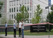 کارکنان سفارت آمریکا در کی‌یف: دولت بایدن ما را رها کرده است