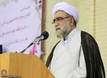 تولیت آستان قدس رضوی: فضای مجازی همانند یک بلا به جان نسل جوان افتاده