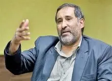 حمله علیرضا قزوه به سلبریتی ها: در حد ملیجک هستید/چرا باید همه دور یک بچه چشم خوشگل را بگیرند؟