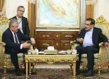 شمخانی: ایران خود را متعهد به پیگیری راه حل سیاسی برای پایان دادن به بحران سوریه می داند