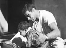 سایت تابناک:  "خسرو معتضد" نویسنده مجله مستهجن، مسیر باد را خوب تشخیص می دهد