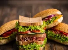 کالباس و ژامبون چه تفاوتی دارند؟/ کدام  برای سلامتی ضرر کمتری دارند