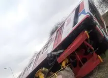 خروج قطار مترو از خط تست پایانه صادقیه+عکس 