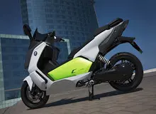  محیط زیست را جناحی نکنیم/  حذف موتورسیکلت کاربراتوری زمینه تولید موتورسیکلت برقی را ایجاد می‌کند 