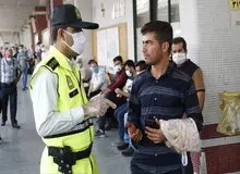 توضیح پلیس درباره علت اعمال نشدن جریمه ماسک نزدن/ پلیس: تا شنبه جریمه نداریم 


