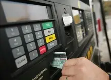 کارت سوخت با انتقال سهمیه بنزین به کارت بانکی حذف نمی‌شود