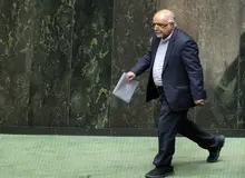 اسامی ۷۱ نماینده‌ای که استیضاح زنگنه را امضا کردند
