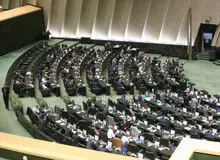 جلسه غیرعلنی مجلس با پزشکیان درباره نوسانات بازار ارز