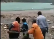 نجات فرد سیل زده از داخل سدکرج+ فیلم 