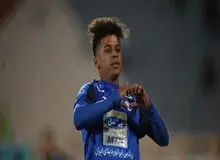 بازیکن استقلال به یک سال حبس محکوم شد/ مادر احمدرضا شاکر:  خوشحالم که خون پسرم پایمال نشد اگرچه این حبس ممکن است خریداری شود