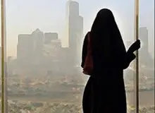 زن جوان در آستانه خودکشی: شوهرم رانندگی را کنار گذاشت و خانه نشست، می‌ترسد به او خیانت کنم!
