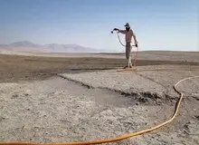 سازمان محیط‌زیست اعلام کرد:جزئیات مالچ‌پاشی در گوشه‌ای از دریاچه ارومیه 