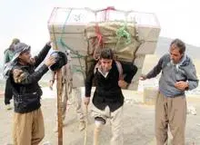 تصمیمات جدید دولت برای کوله‌بران/ ۲.۸ میلیون تومان تخفیف سود بازرگانی برای هر خانوار در ماه