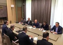 ولایتی پیام رهبر معظم انقلاب و ر‌وحانی را به پوتین تسلیم کرد
