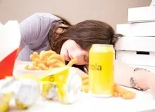 «کمای غذایی» یا خواب پس از صرف غذای سنگین