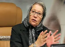 مینو محرز: برخی بیماران حتی به بستری شدن هم نمی‌رسند/ وضعیت بسیار بحرانی است/  میزان مرگ و میرها افزایش می‌یابد