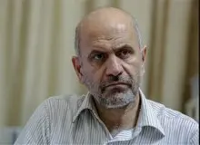 فرشاد مومنی: همتی بهتر است فعلا هیچ تصمیم جدیدی نگیرد