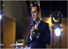 بنرهای علی کریمی در سطح اتوبان ها و خیابان های  تهران جمع شد 